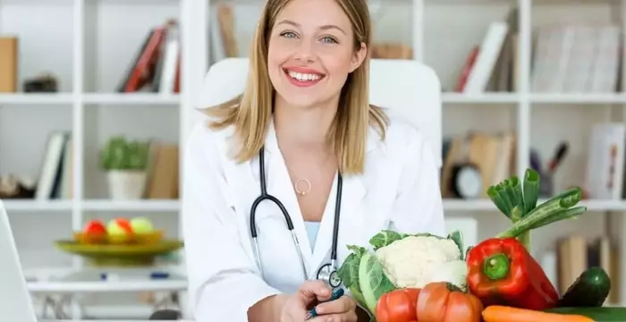 A Complete Guide to Becoming a Certified Holistic Nutritionist