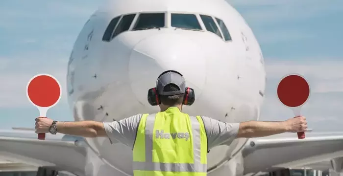 ✈️ Your Next Career Move: Opportunities at U.S. Airports Await You!