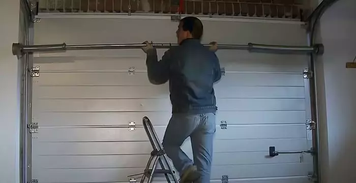 Learn how to choose a reliable garage door repair service