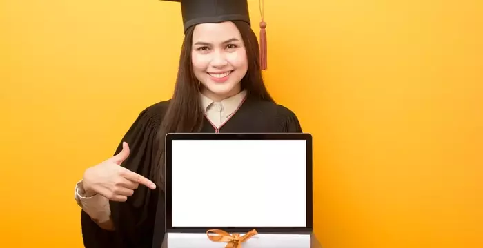 Some Online MBA Programs Are Sending Out Laptops Just for Signing Up