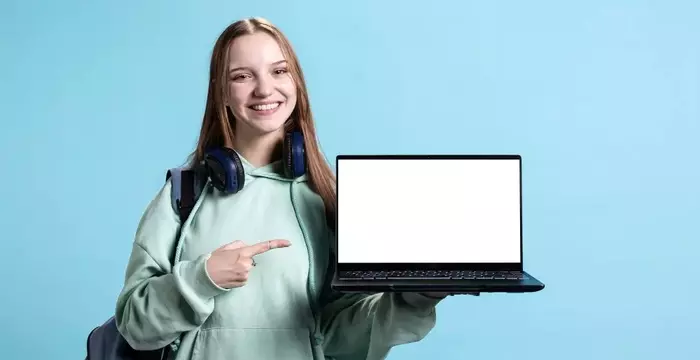 Some Online Business Administration & Management Programs Are Sending Out Laptops