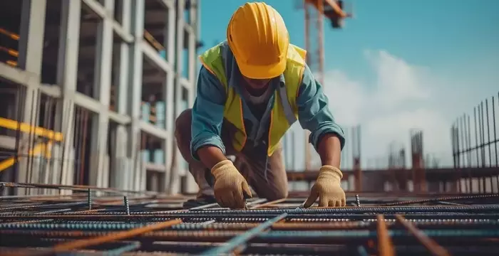 UK Construction SMEs Grapple with Financial Challenges Amidst Rising Sales Expectations