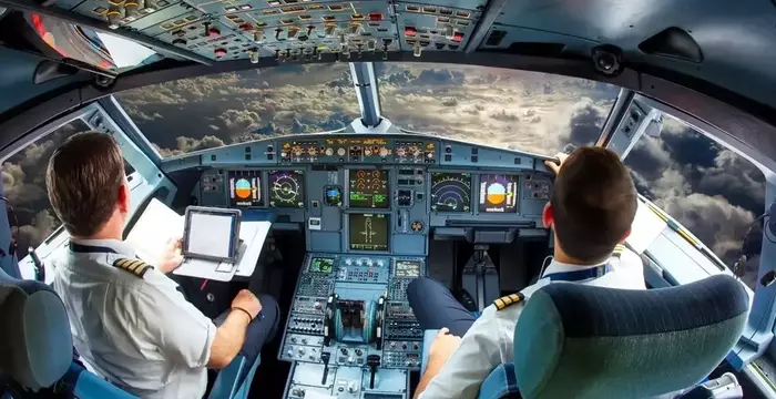 Career Outlook for Pilot Training Course: Pay, Prospects, and Practical Value
