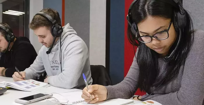 Online Finnish Language Courses: A Scientific Overview of Linguistic Context, Learning Structures