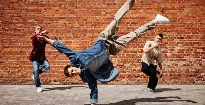 Street Dance Courses: A Scientific and Educational Overview of Styles, Techniques