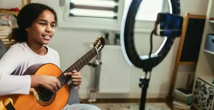 Vocal Training Courses: A Scientific Overview of Singing Education, Mechanisms, and Applications