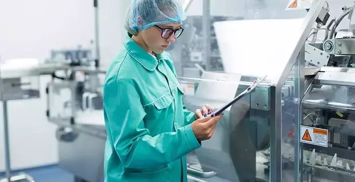 Pharmaceutical Education Courses: Structure, Scientific Foundations, and Learning Systems