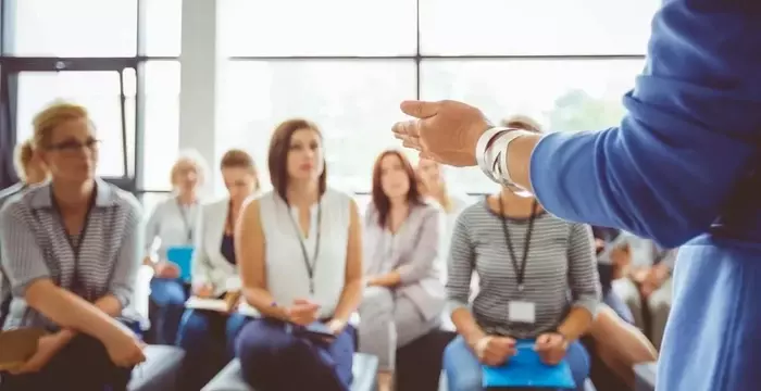 Sales Training: Definition, Principles, and Practical Applications