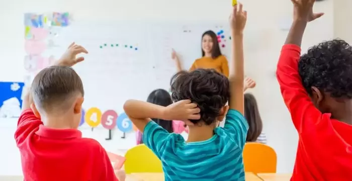 Children’s English Language Training: A Neutral Overview of Structure