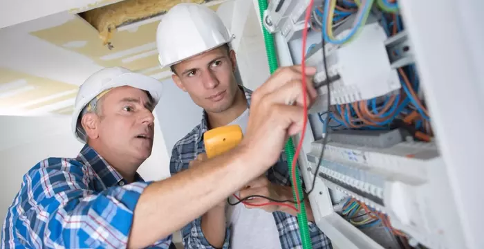Electrical Technician Training — A Neutral Overview of Concepts, Systems