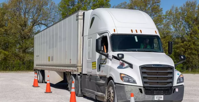 🚛 𝐀𝐦𝐚𝐳𝐨𝐧 𝐋𝐨𝐜𝐚𝐥 𝐂𝐃𝐋 𝟔-𝐖𝐞𝐞𝐤 𝐏𝐚𝐢𝐝 𝐓𝐫𝐚𝐢𝐧𝐢𝐧𝐠: 𝐋𝐞𝐚𝐫𝐧 𝐚𝐧𝐝 𝐄𝐚𝐫𝐧 + 𝐉𝐨𝐛 𝐏𝐥𝐚𝐜𝐞𝐦𝐞𝐧𝐭